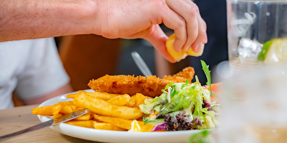 Kelly’s Weekday Specials-website-1000p-x-x-500px-schnitzel