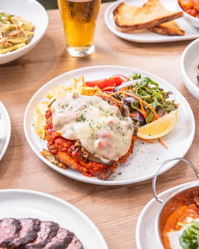 2-for-$30 Schnitty Thursdays 😍

Grab a mate and tuck into our members-only Thursday special — two 200g chicken schnitzels for just $30!

Flying solo? No worries! Enjoy one for $18

Plus, level up your schnitty with one of our delicious toppings for an additional price. 

Available Thursdays for members only in Kelly's Bar + Kitchen